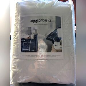 Amazon Basics Quilted Mattress Cover